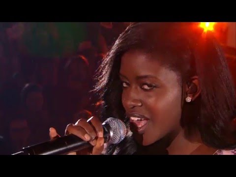Sandra - 'We don't have to take our clothes off' | Liveshow | The Voice van Vlaanderen | VTM
