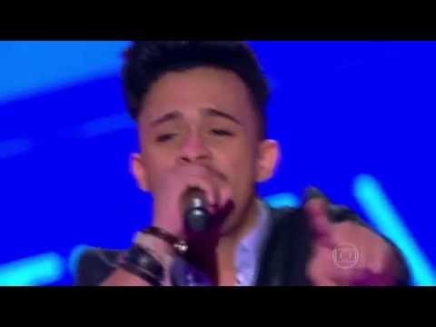 Luan Douglas canta 'Hoje Eu  Tô Terrível' no The Voice Brasil