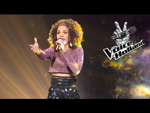 Natacha Carvalho – We Don’t Have To Take our Clothes off (The voice of Holland 2015 | Liveshow 1)