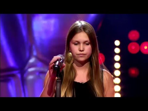 Yana De Saedeleer zingt 'Wayfaring Stranger' | Blind Audition | The Voice van Vlaanderen | VTM