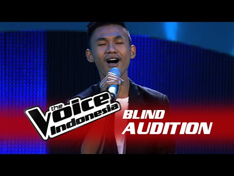Rio Alvaro "Talking To The Moon" | The Blind Audition | The Voice Indonesia 2016