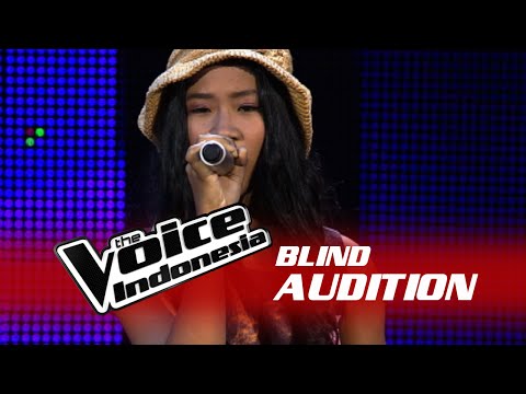 Siti Rosalia "Back To Black" I The Blind Audition I The Voice Indonesia 2016