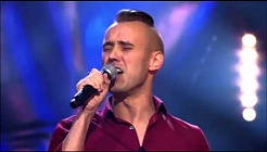 Andy zingt 'Love Me Like You Do' | Blind Audition | The Voice van Vlaanderen | VTM